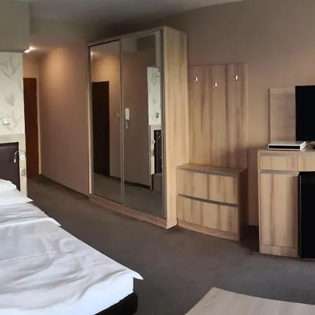 Eurohotel ホテル プリモルスコ