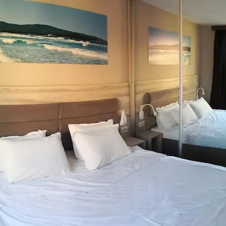 ホテル Eurohotel プリモルスコ